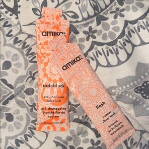 Amika Flash and Fadeblock Duo in Orange and White